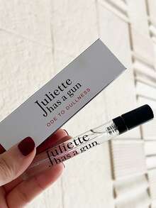 JULIETTE HAS A GUN - ODE TO DULLNESS, A Feminine Fragrance, Large Sample Tube/0.17 Oz, Eau De Toilette Spray For Women, With Woody Notes Of Star Anise, Sandalwood, And Musk. Long-Lasting And Perfect For Travel And Work, Suitable For Everyday Use, And A Wonderful Christmas Gift. - 木質香調 - 查看 6