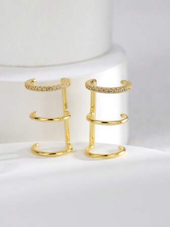 Charm-In زوج أنيق وعصري من أقراط الكليب المطلية بالذهب الأصفر عيار 18 قيراط والمرصعة بالزركونيا المكعبة، هدية لعيد الحب وعيد الأم