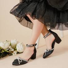 1 Pair Girls Sandals Closed Toe High Heels Pointed Toe Ankle Strap Pumps Flower Girl Dressy Shoes In Wedding Party Cute Bowknot Chunky Block Heeled For Little Big Kids - 緞面黑 - 查看 2