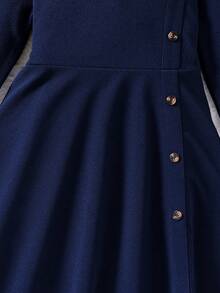 Left Mama Đầm dài tay đính nút màu trơn thanh lịch cho bé gái - Màu xanh hải quân - Xem 5