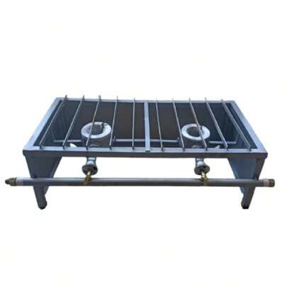 Parrilla chica de 2 quemador aluminio | Medidas: 60 cm de largo-30 cm de ancho -20 cm de alto | Fabricadas en: tubular hueco galvanizado de 2 cm de ancho en calibre 20 | Forro lamina galvanizada calibre 24 (el medio forro permite que el quemador no se apague aún que allá viento) | Rejilla fija de solera 1/8 x 1/2 | Quemador aluminio 7 cm y llaves de alta presión.