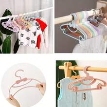 20 piezas de perchas de plástico ligeras | Diseño antideslizante, adecuadas para ropa de jóvenes, estructura ahorradora de espacio, ideal para dormitorio, lavandería, organización del armario de la guardería - Multicolor - Ver 7