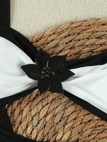 Conjunto de bikini de dos piezas de contraste negro y blanco con protección solar larga, sexy para vacaciones en la playa, verano y primavera 2026 - Blanco y Negro - Ver 5