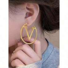 Valentine's Day 1 Pair Of Fashionable Alphabet Shaped Hoop Earrings With Hollow-Out Design Glossy Metallic Hoop Earring For Women To Wear On Daily Party And Holidays - Gold - View 5
