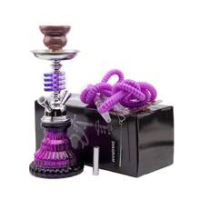 一套经典优雅水烟管，包含1/2英寸烟管、便携式水烟套装（含烟杆、烟碗、烟钳及其他配件）、精致玻璃水烟壶，无需用电，方便实用。