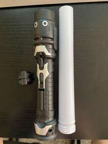 1支/2支随机颜色伸缩剑，圣诞装饰品，二合一闪光荧光棒减压玩具（不含电池），部分零件颜色随机，圣诞装饰游戏