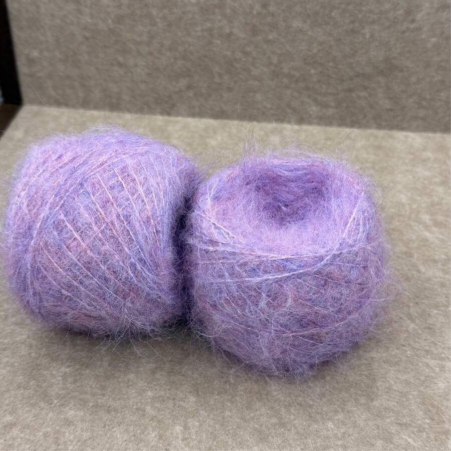 4 حزمة من خيط الصوف المخلوط بالألباكا - 760م/832 ياردة، سمك متوسط، خيط ناعم طويل الألياف، مناسب لصناعة الأوشحة والسترات الدافئة | مجموعة صوف DIY ناعمة للحياكة والكروشيه، مخلوط بالنايلون، متين - أرجواني مغبر - مشاهدة 1