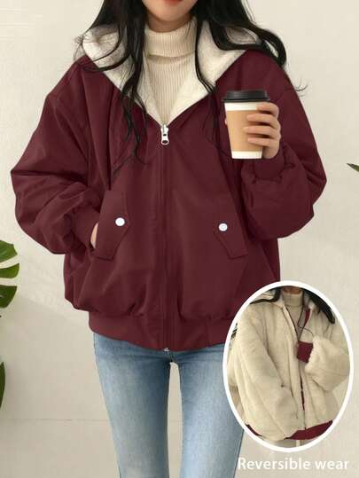 Parka à capuche oversize pour femmes avec col en fausse fourrure, silhouette affinante, port réversible, style de rue quotidien, veste courte pour l'automne/l'hiver