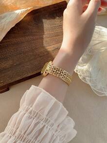 这款金色方形女士石英表精致时尚，是日常搭配、馈赠亲友和聚会的完美之选。 - 金色 - 查看 4