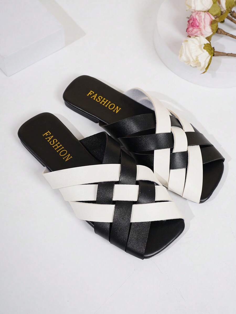 Damen Quadratische Zehensandalen mit Cut-Out-Muster, bequem und lässig, aus weißem Kunstleder, geeignet für täglichen Tragen/Pendeln im Sommer - Schwarz und Weiss - Übersicht 1