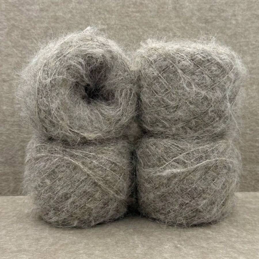 4 حزمة من خيط الصوف المخلوط بالألباكا - 760م/832 ياردة، سمك متوسط، خيط ناعم طويل الألياف، مناسب لصناعة الأوشحة والسترات الدافئة | مجموعة صوف DIY ناعمة للحياكة والكروشيه، مخلوط بالنايلون، متين - لون كستنائي - مشاهدة 1