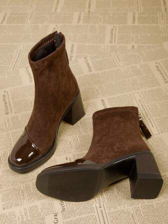 2025新款秋冬时尚女式麂皮短靴，粗跟高跟踝靴，酒红色鞋跟