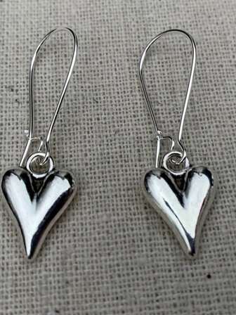 シック ヴィンテージ風 シルバーハート ドロップピアス - 合金、カジュアルな服装やバレンタインのギフトに最適