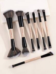 MAANGE 3/7/9件套旅行化妆刷套装，质地柔软，上妆效果极佳，包含粉底刷、散粉刷、腮红刷、遮瑕刷、修容刷、鼻影刷、眼影刷、高光刷、细节刷，是送给女性和女孩的理想化妆刷礼品套装，也是赠品、专业化妆刷和全套化妆工具的理想之选。 - 米色 - 查看 5