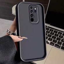 غطاء هاتف أسود متدرج قليل السماكة يوفر حماية من السقوط والأضرار لهاتفك. متوافق مع طرازات Redmi و Poco المختلفة، بما في ذلك Redmi Note 8 Pro/Note 10 4G/Note 10 5G/Note 10S/Poco M5s (الإصدار الهندي)/Note 11 SE (الإصدار الهندي)/Note 10T/Note 10T 5G/Poco M3 Pro/Poco M3 Pro 5G.