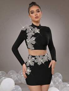 Neues Damen-Set mit starker Verzierung, Diamant-3D-Blumen und Schnürung, sexy rundhalsiges Langarm-Crop-Top + Minirock, elegantes Damen-Party-Set - Schwarz - Übersicht 2