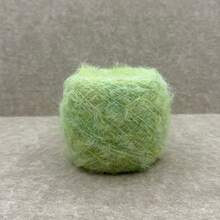 4 حزمة من خيط الصوف المخلوط بالألباكا - 760م/832 ياردة، سمك متوسط، خيط ناعم طويل الألياف، مناسب لصناعة الأوشحة والسترات الدافئة | مجموعة صوف DIY ناعمة للحياكة والكروشيه، مخلوط بالنايلون، متين - أخضر نعناع - مشاهدة 4