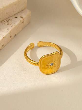 1枚复古金色方形水钻开口戒指，小众设计奢华手工配饰，锤纹星爆元素百搭戒指