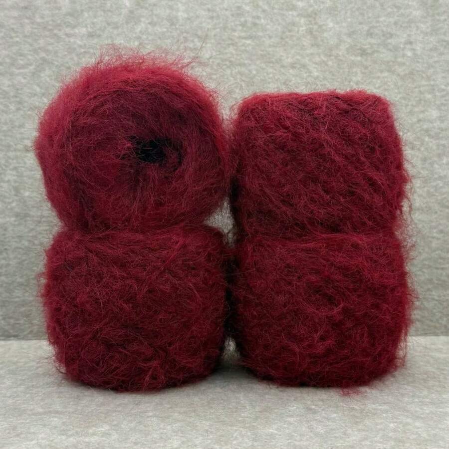 4 حزمة من خيط الصوف المخلوط بالألباكا - 760م/832 ياردة، سمك متوسط، خيط ناعم طويل الألياف، مناسب لصنع أوشحة وسترات دافئة | مجموعة صوف ناعمة للتريكو والكروشيه، مخلوط بالنايلون، متين - احمر خشبي - مشاهدة 1