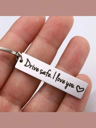 1个长方形不锈钢钥匙扣，男士钥匙配件，“Drive, I Love You”刻字金属礼品吊坠，适合作为生日礼物、汽车钥匙链、包包挂饰、学生配件