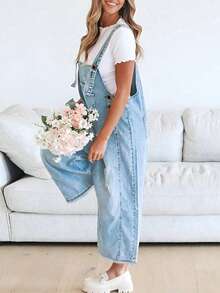 Peto vaquero desgastado para mujer - Tirantes ajustables, detalles de botones, mono de corte relajado - Lavado ligero - Ver 3