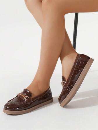 Mocasines de piel de patente con estampado de cocodrilo en color caramelo, zapatos planos casuales con decoración de doble hebilla, calzado plano retro para ir al trabajo