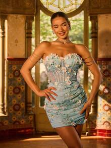 Faeriesty 这款奢华女士无肩带迷你派对礼服，饰有3D立体花卉贴花、精致链条滚边、露背设计以及修身剪裁——优雅、浪漫又性感，是婚礼、情人节和正式晚宴的理想之选。春季 - 綠色 - 查看 11