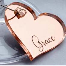个性化酒杯标签，可刻上宾客姓名，适合同学聚会、婚礼等场合（不含戒指）