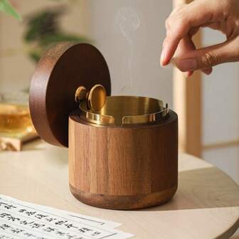 1个带盖烟灰缸，防风烟灰缸，室内外均可使用，烟灰缸，桌面烟灰缸，家用烟灰缸，适用于家庭、酒店、酒吧、办公室，精美礼品，男女皆宜，圣诞节礼物，万圣节礼物