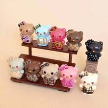 Sanrio 三丽鸥Hello Kitty趣味老硬币造型摆件，隐藏版，家居装饰，趣味设计，惊喜收藏，收藏雕像，趣味设计，圣诞装饰，家居装饰配件，返校小礼物，适合节日派对礼物、生日礼物和各种节日惊喜卡通玩具小礼物