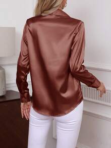 大码女士优雅斜纹衬衫，经典纯色柔软舒适单排扣长袖上衣，2025秋冬新款女装大码上衣 - 巧克力棕 - 查看 3