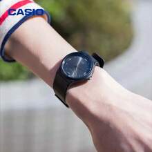 Casio 卡西欧男女通用模拟手表，38.8毫米黑色表盘，树脂表带，针扣，防水，石英机芯，超薄设计 MQ-76-1AL - 均碼 - 查看 3