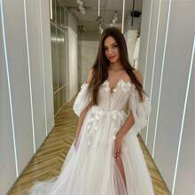 Elegant Sweetheart Long Puff Sleeves Wedding Dress,Off Shoulder V Neck A-Line 3D Applique High Slit Tulle Formal Bride Gowns Women,Registry Office Dresses Bridal Fashion,Evening Party Dress Birthday Party Dress Country Wedding,Romantic Church Ceremony Wedding Dress,Suitable For Wedding,Dating,Party,Singles' Party,Vacation,Formal Occasions,Dinner Dress,Prom Dress,Homecoming Dess,Cocktail Party,Wedding Guest Dress,Graduation - 白色 - 查看 6
