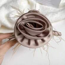 Pinza de pelo con flor de satén y plumas de estilo hada, nuevo accesorio de pelo elegante, pasador de pelo de moda - Multicolor - Ver 13