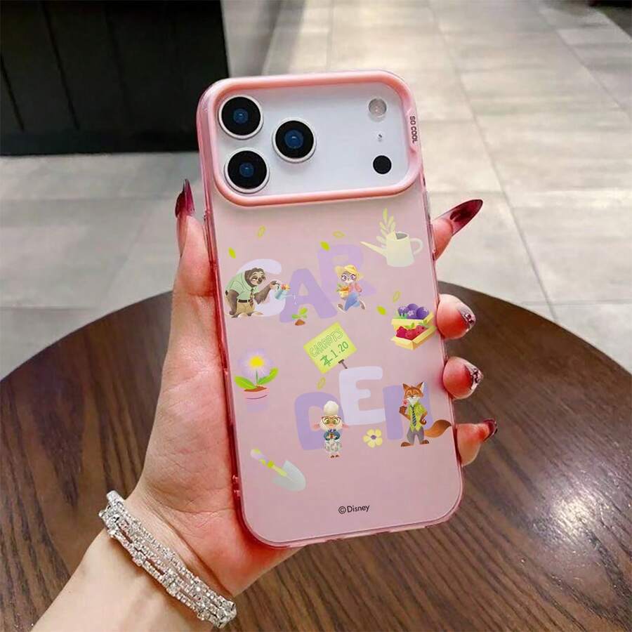 Miniso Disney Zootopia Garden-Themed Phone Case, Collage With Sloth, Judy, Nick & Gardening Elements For IPhone 17 Pro Max/17 Pro/17 AIR/17 16, 15, 14, 13, 12, 11 Pro Max, X, XR, XS Max, 8, 66 Plus,Stocking Stuffers,The Girlfriend,The Chosen,Early Fall Fashion - 粉色 - 查看 1