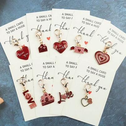 Set de 9 piezas de llaveros de la serie roja para el Día de San Valentín, que incluye un regalo de aprecio con forma de corazón, ideal como regalo del Día de San Valentín para novia/novio, también adecuado para aniversario, bendición, cumpleaños, pequeños regalos sorpresa para fiestas. Incluye accesorios colgantes.