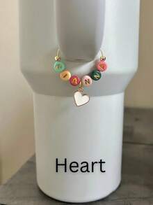 定制姓名马克杯挂饰、个性化马克杯挂饰、蝴蝶结马克杯配件、樱桃、爱心、鲜花、水瓶配件、定制水瓶把手配件、马克杯主题保温杯吊坠、个性化定制、女士专属礼物、个性化水瓶设计、葡萄酒杯和玻璃杯装饰、母亲节礼物、女士珠宝礼物。 - 金色 - 查看 4