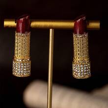 一对时尚优雅奢华的独特口红造型镀金耳环，适合女性日常佩戴、节日装扮、度假穿着、送给女朋友的礼物、珠宝配饰 - 金色 - 查看 2