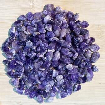 Naturliga ametistkrossade stenar, akvariedekorationsstenar, heminredning, lämplig för akvariedekoration, suckulenta krukor, trädgårdslandskap, akvariegrus, växtdekoration