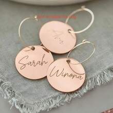 个性化酒杯标签，可刻上宾客姓名，适合同学聚会、婚礼等场合（不含戒指）