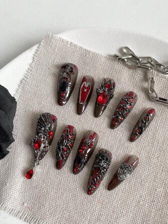 一套金属风重工业哥特红黑血钻手工按压式美甲贴片，重工业高端奢华，适合派对、生日、聚会等场合。