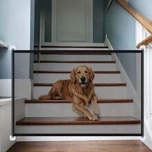 可折叠宠物安全门，适用于猫狗 - 无需钻孔安装，带挂钩，高度可调节，坚固的网状屏障，便携轻巧，适用于家庭、楼梯和门口，室内/室外宠物围栏，加固挂钩，是猫狗主人的理想之选。
