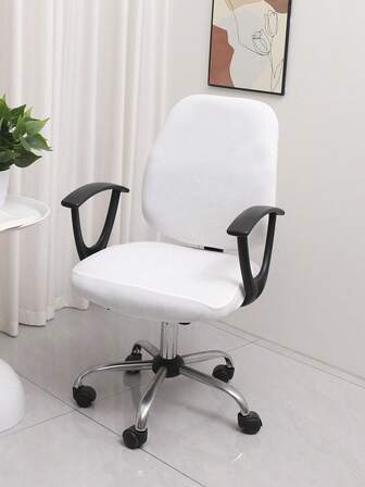 Det delade stolsöverdraget är tillverkat av varmt silverrävpälstyg, vilket är lämpligt för alla årstider av dagligt bruk hemma. Det tjocka, varma, delade elastiska stolsöverdraget i silverrävpäls