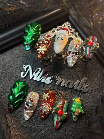 10 st/set press-on naglar, mandelnageltips, julnagelberlocker, jultemadesigner, inklusive röda och gröna kattögon, handritade jultomten och handsnidade julgranar, 3D-snöflingor och rosettdesign, akryl press-on naglar, Y2K-stil, HotGirl-stil, lyxiga och rent handgjorda. Naglar, eleganta och sofistikerade, lämpliga för nyår och jul, lämpliga för damer och flickor. (Med: en bit gelélim och en friktionsremsa) Nageltillbehör, Naglar