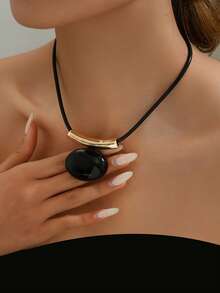 1pc Retro Minimalist Fashion Personalized Exaggerated Pendant Necklace - Yellow Gold - View 3