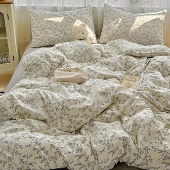 3pcs Minimalist Digital Print Soft & Comfortable Bedding Set, Cloud-Like Brushed Minimalist Style, Holiday Edition White Base Floral Small Print Duvet Cover Set, 1*Duvet Cover + 2*Pillowcases, No Filler, All Season Skin-Friendly Printed Bedding Set, Suitable For Bedroom, Guest Room, King, Queen, Twin Beds, Soft & Comfortable, Breathable, Reversible, Machine Washable