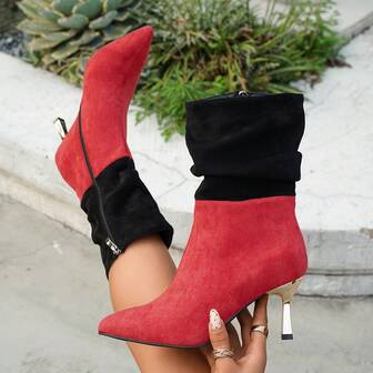 女士春秋新款高跟靴，金色鞋跟拼接撞色面料，时尚优雅，褶皱设计百搭，适合日常、宴会、派对、音乐节等场合穿着。