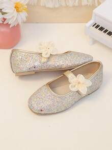 A Pair Of The Latest Summer Sparkling Pink Flower Hook And Loop Mary Jane Shoes For Children In 2025 - Silver And Gold Design, Fashionable, Casual, Comfortable And Luxurious. It Is An Excellent Choice For Daily Outings, Shopping In Malls, Party Activities And Park Walks, And Can Be Easily Matched With All Kinds Of Children's Clothing - Silver - View 6