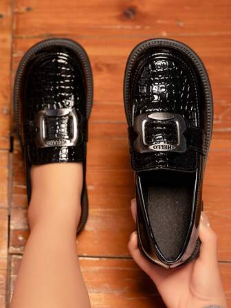 Svarta lackade läderloafers med platå och kilklack, dammodell, strass