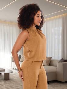 Women's Tank Top With High Neck And Pleats, Viscose Linen Fabric - 駝色 - 查看 4